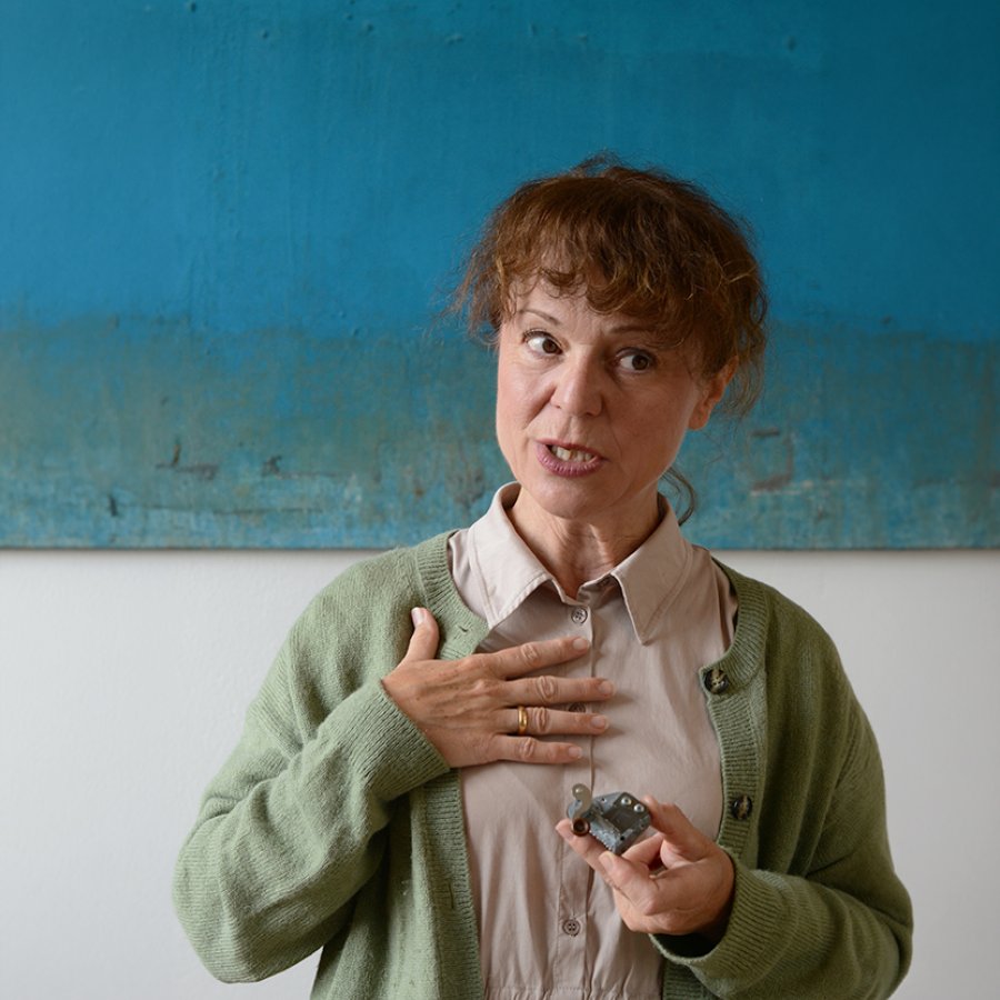 Claudia spricht